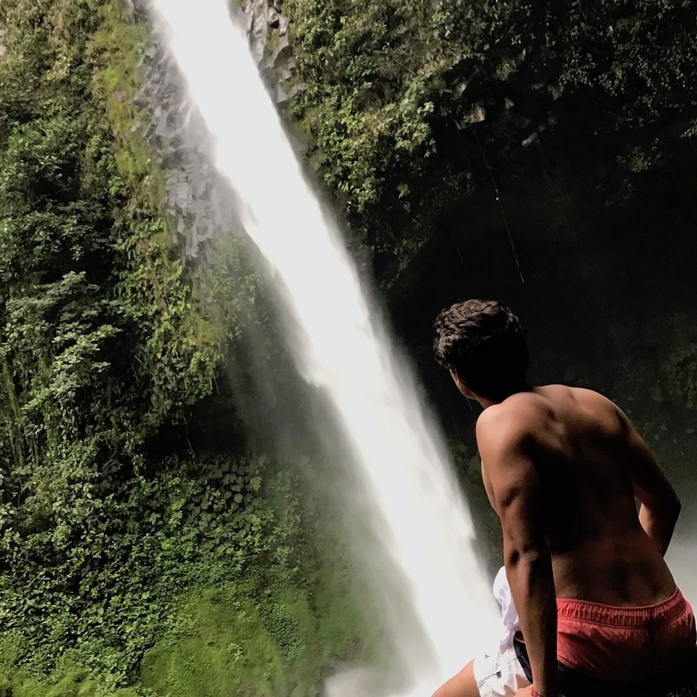 Meet your Posher, Leo